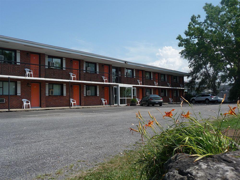 Motel Du Fleuve Brossard Dış mekan fotoğraf