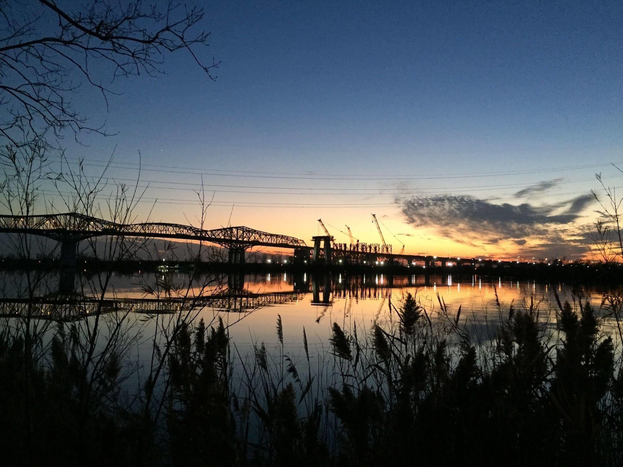 Motel Du Fleuve Brossard Dış mekan fotoğraf