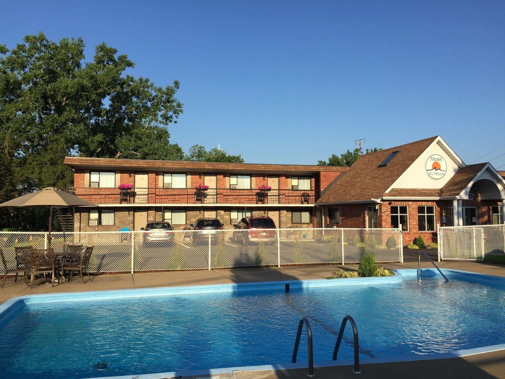 Motel Du Fleuve Brossard Dış mekan fotoğraf