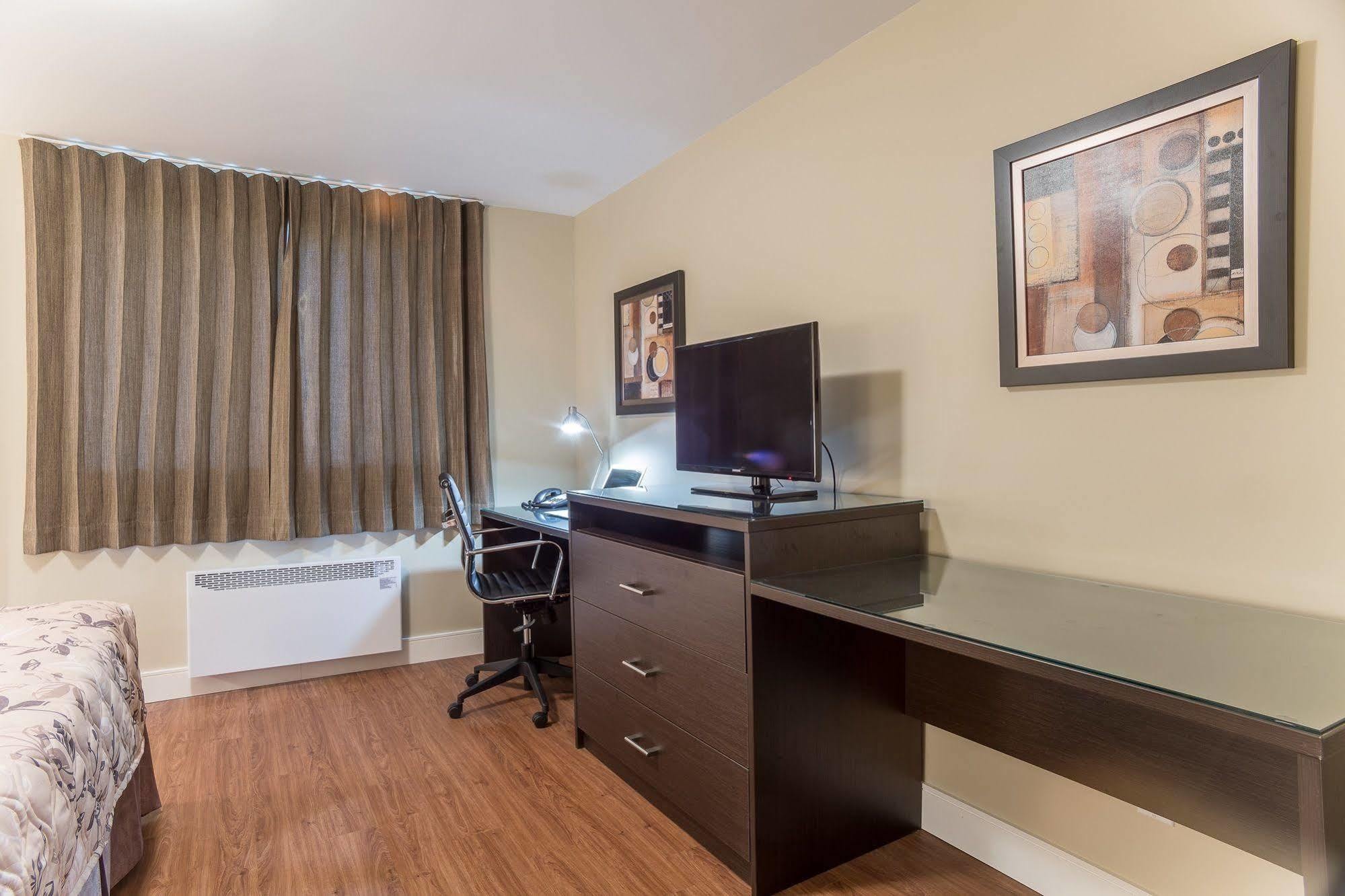 Motel Du Fleuve Brossard Dış mekan fotoğraf