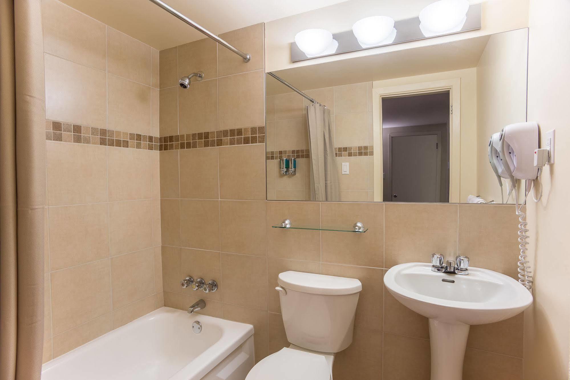 Motel Du Fleuve Brossard Dış mekan fotoğraf