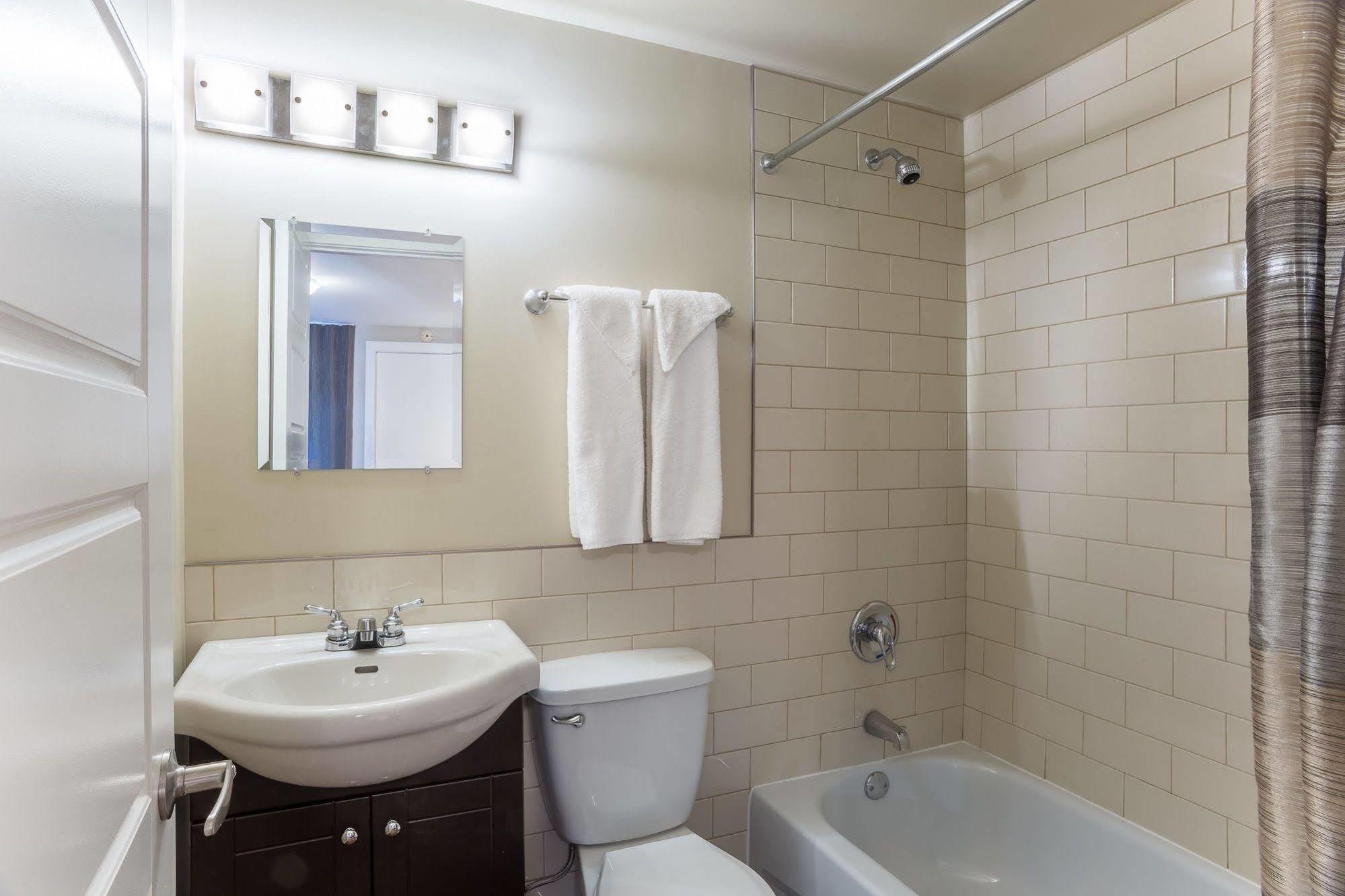 Motel Du Fleuve Brossard Dış mekan fotoğraf